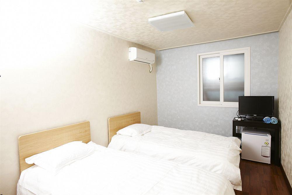 24 Guesthouse Myeongdong Avenue Seoul Exterior photo