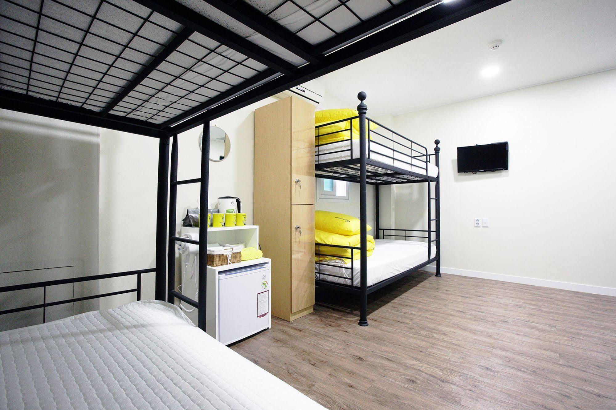 24 Guesthouse Myeongdong Avenue Seoul Exterior photo