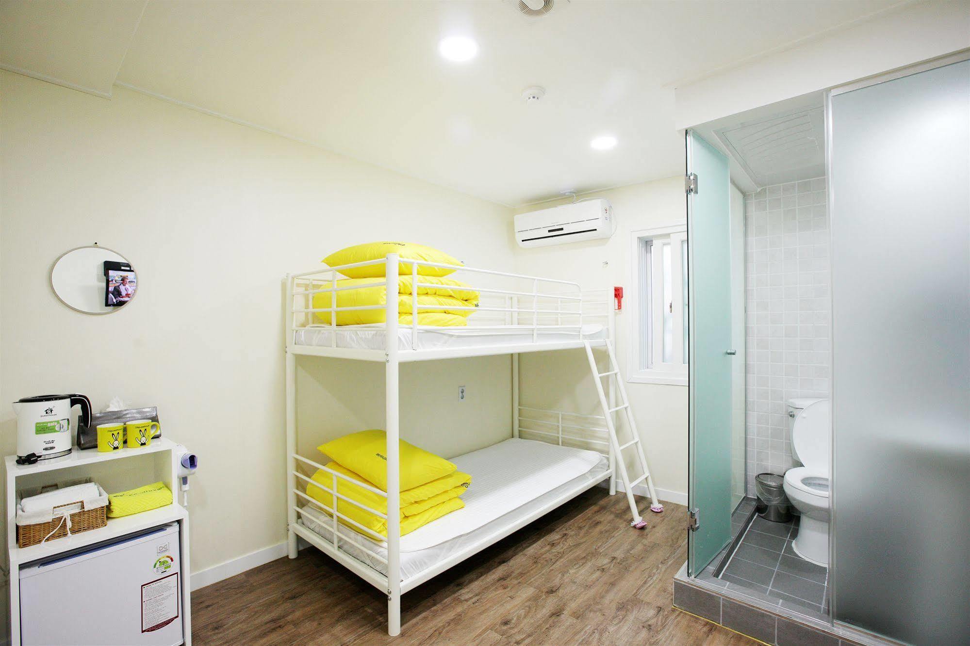 24 Guesthouse Myeongdong Avenue Seoul Exterior photo