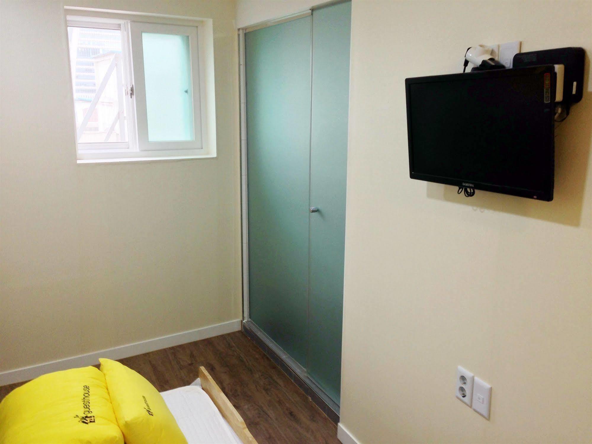 24 Guesthouse Myeongdong Avenue Seoul Exterior photo